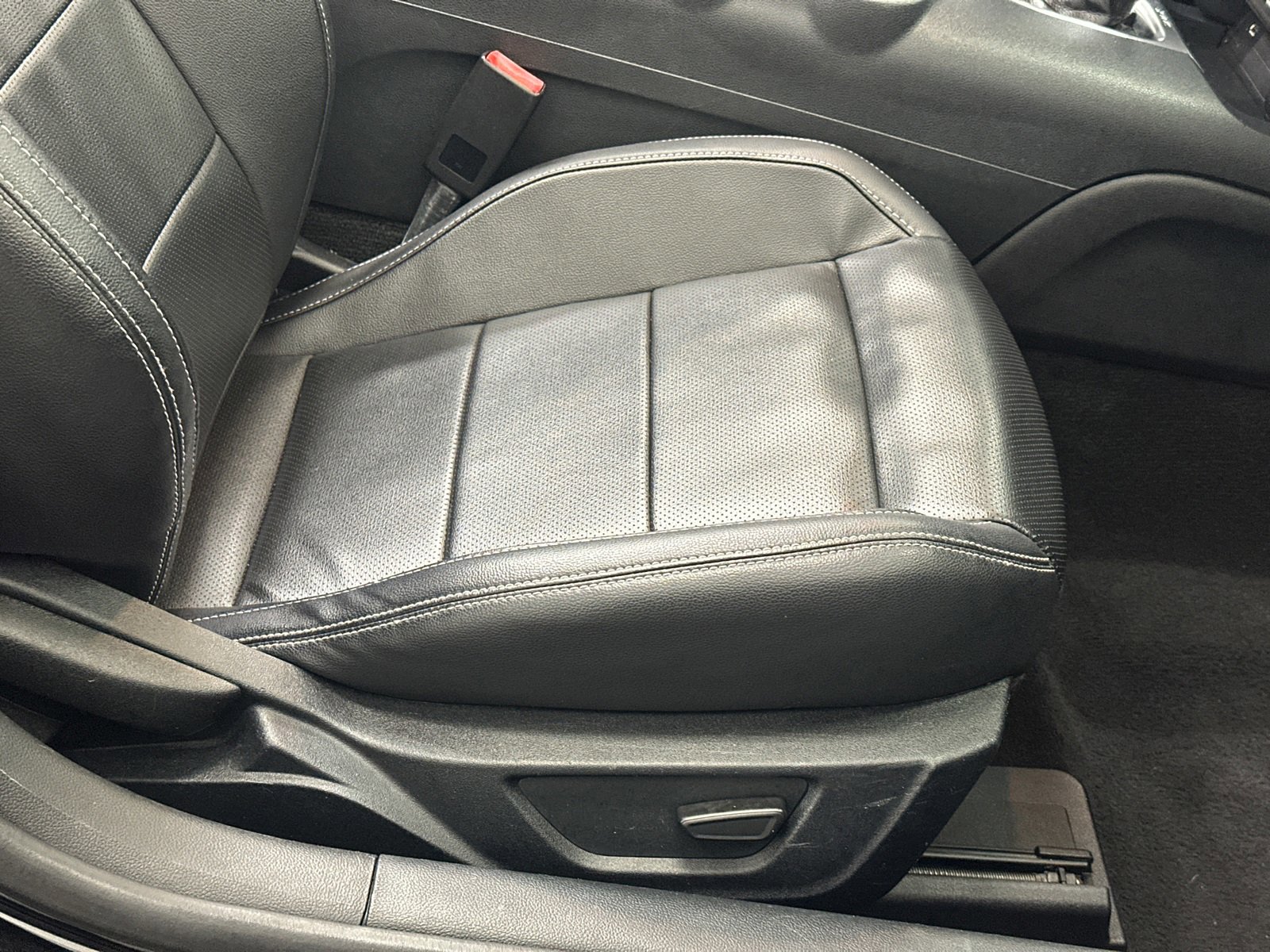Used 2021 Ford Mustang Premium image 14