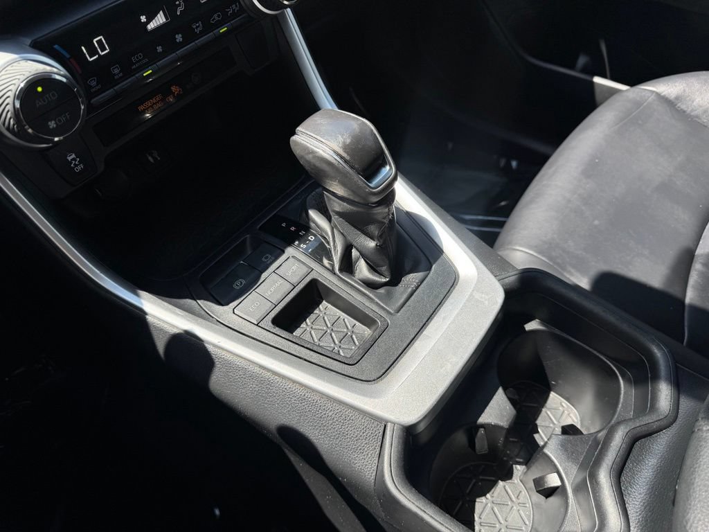 Used 2019 Toyota RAV4 XLE Premium FWD image 30