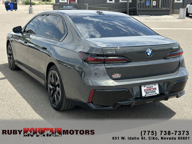 Used 2025 BMW 750e xDrive w/ Premium Package AWD/4WD image 5