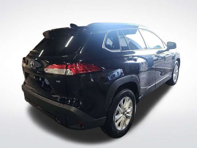Used 2025 Toyota Corolla Cross LE FWD image 9