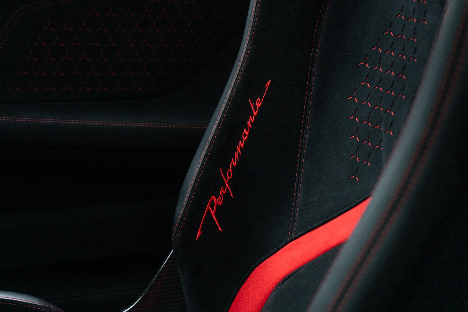 Used 2018 Lamborghini Huracan Performante AWD/4WD image 24