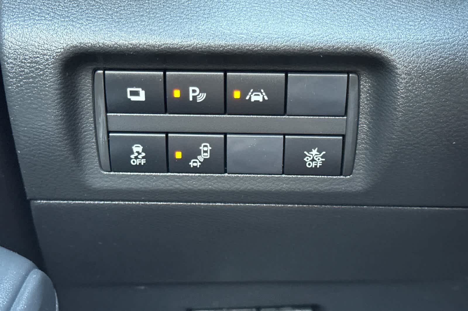 Certified 2025 Nissan Kicks Play S FWD image 31