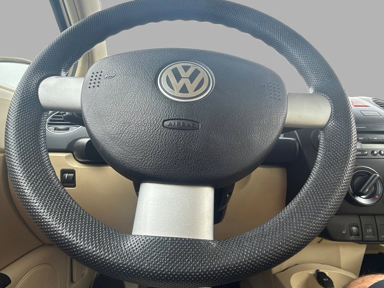 Used 2008 Volkswagen Beetle S FWD image 36