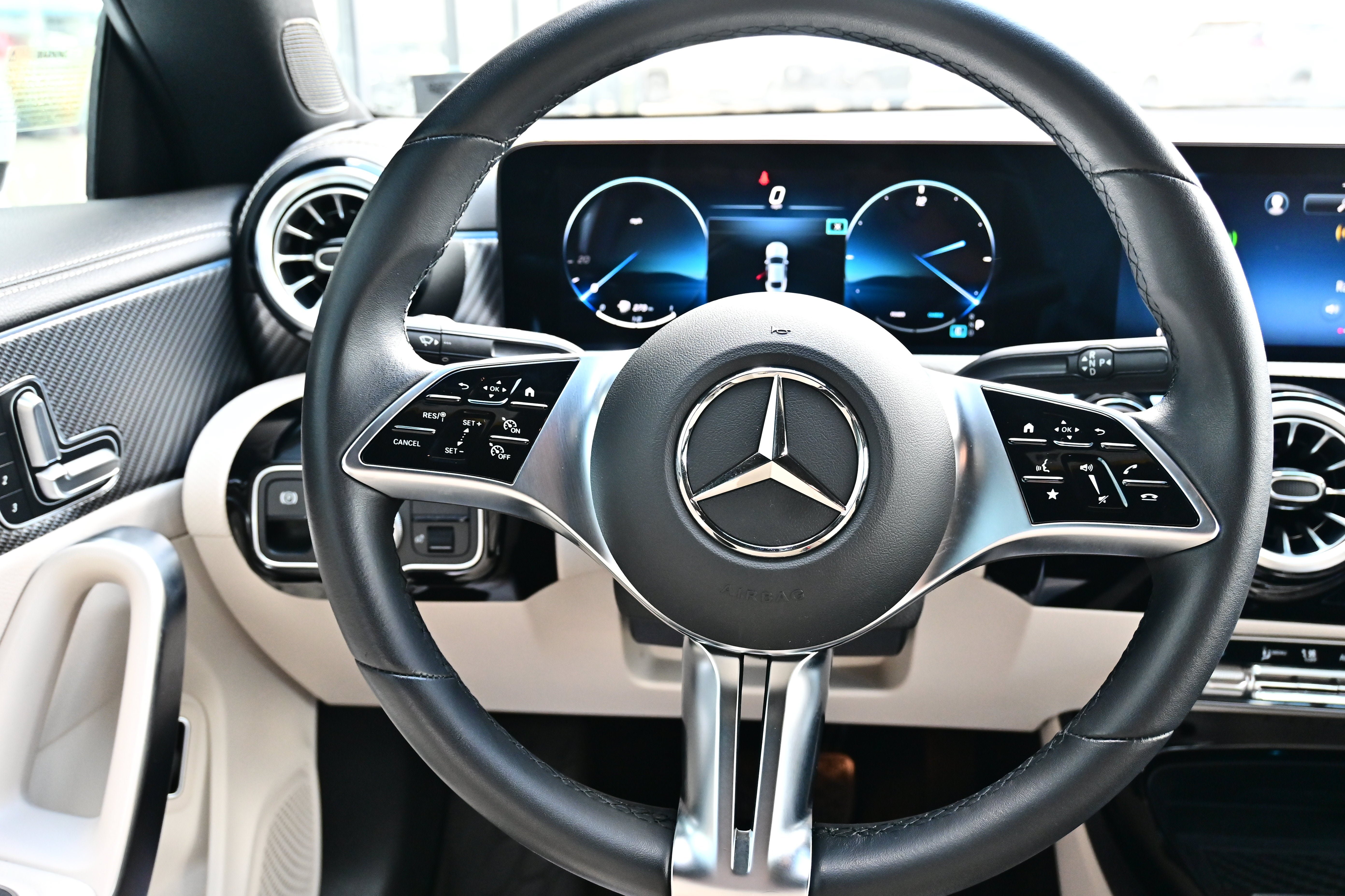 Used 2025 Mercedes-Benz CLA 250 4MATIC image 16
