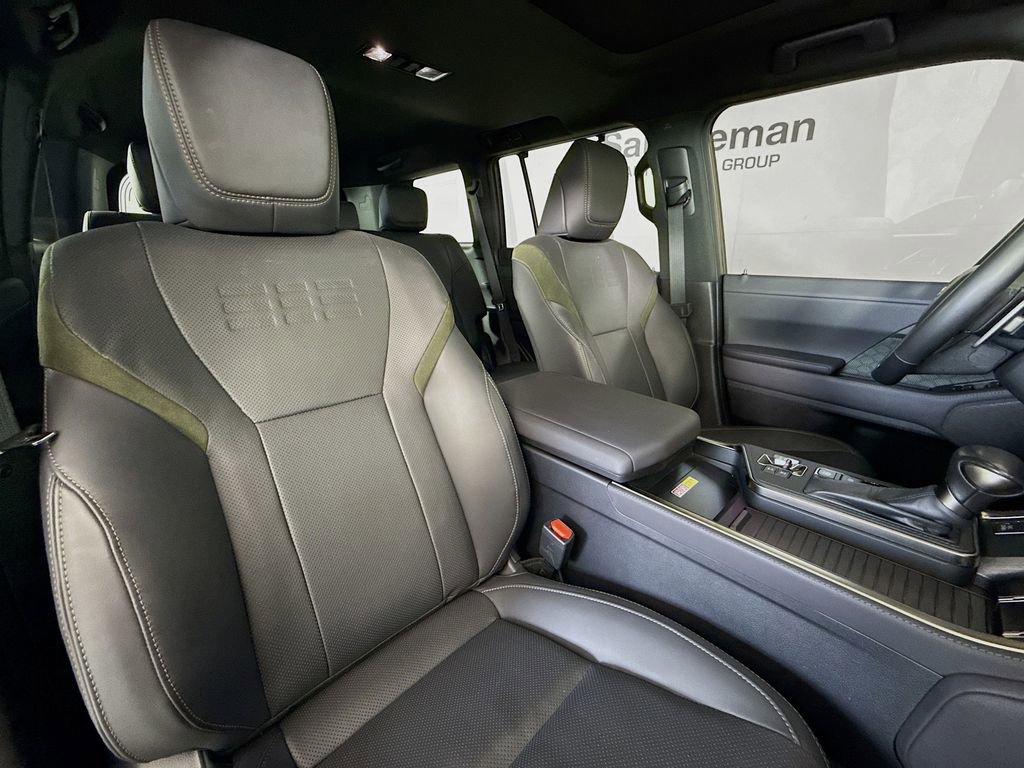Used 2024 Lexus GX 550 image 29