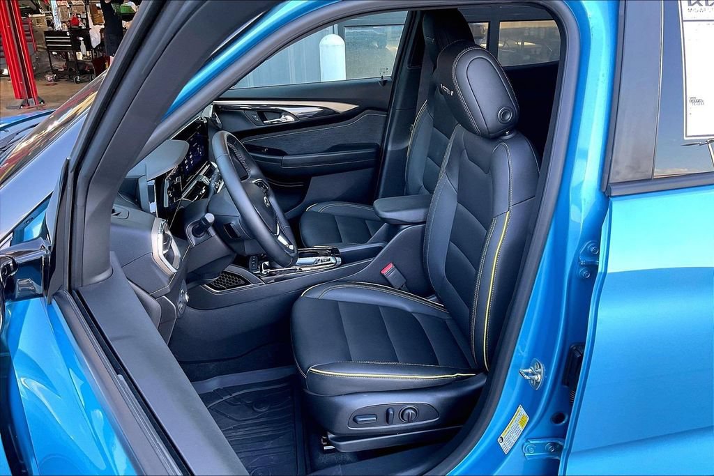 Used 2025 Chevrolet TrailBlazer ACTIV w/ Convenience Package FWD image 25