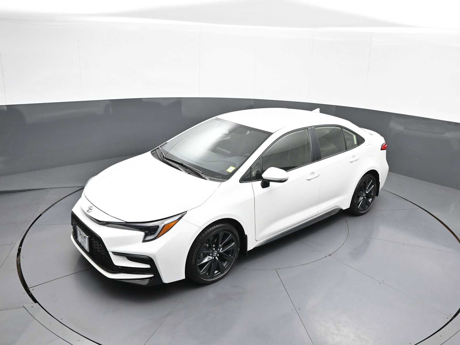 Certified 2026 Toyota Corolla SE FWD image 33