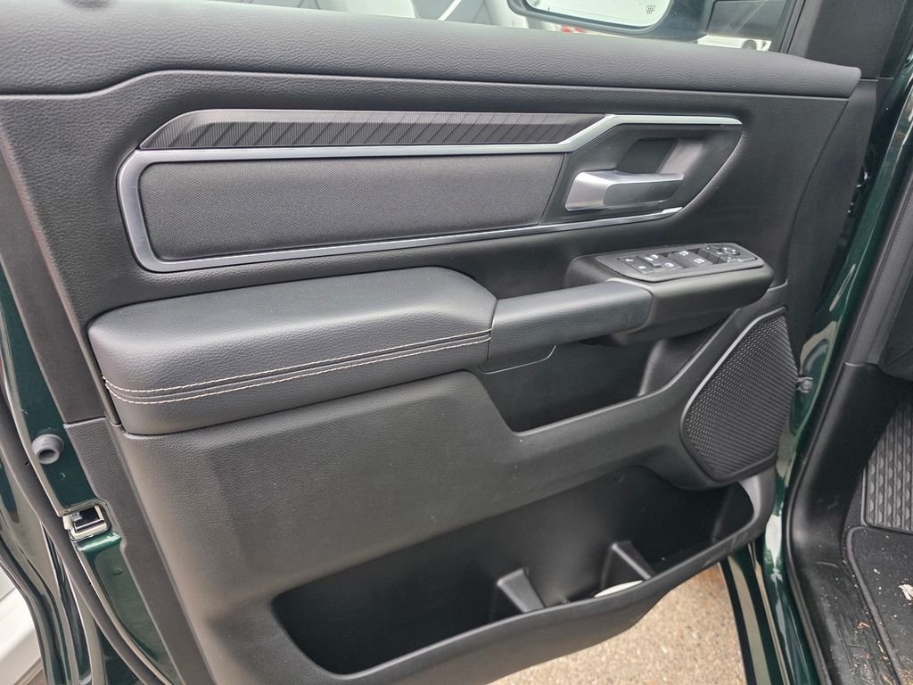 New 2026 RAM 1500 4x4 Crew Cab image 8