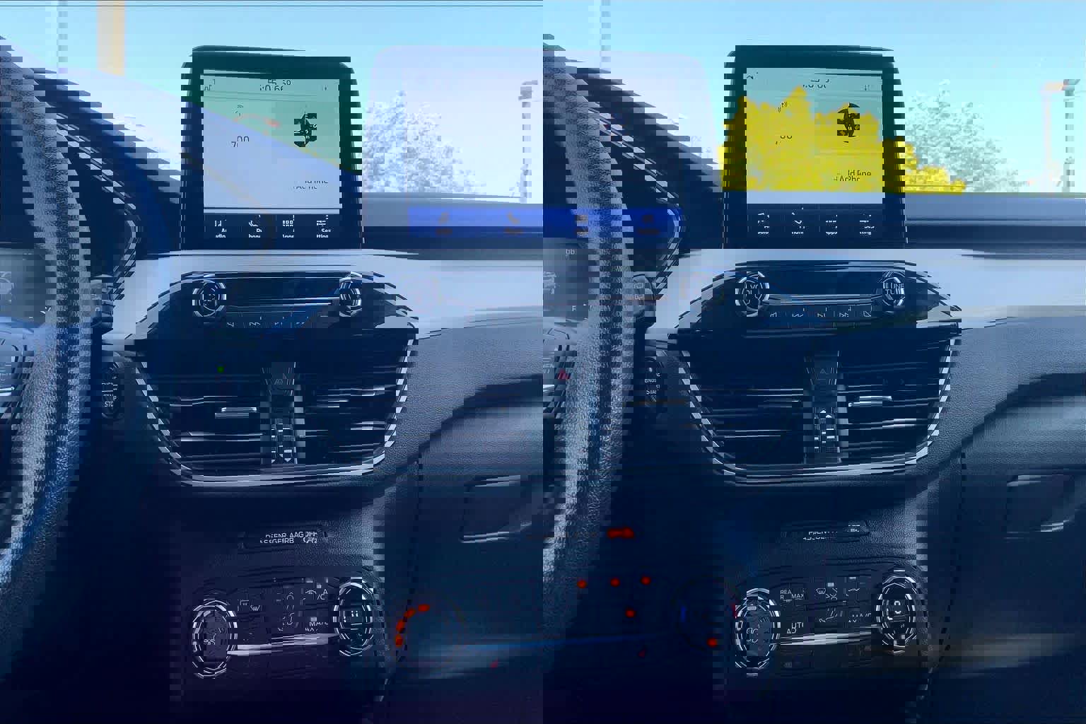 Used 2020 Ford Escape SE image 28