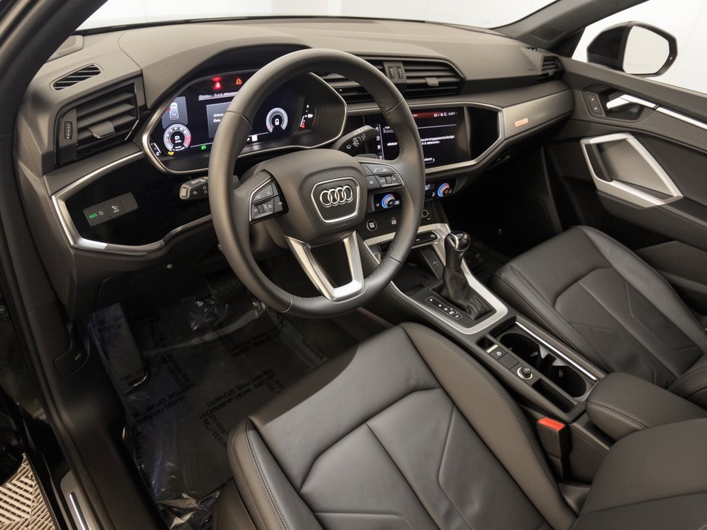 Certified 2025 Audi Q3 2.0T Premium Plus w/ Premium Plus Package AWD/4WD image 4