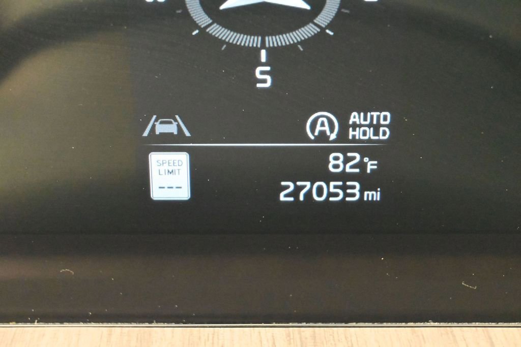 Used 2024 Kia Telluride EX w/ EX Captain's Chair Package FWD image 30