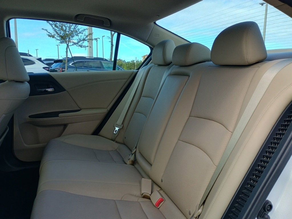 Used 2015 Honda Accord EX-L image 17