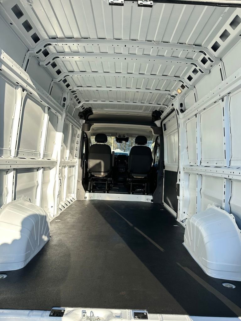 Used 2023 RAM ProMaster 2500 image 21