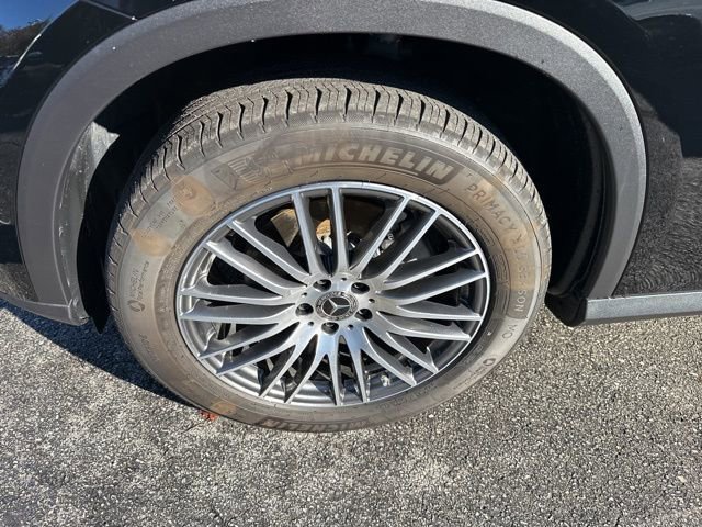 Used 2025 Mercedes-Benz GLC 300 4MATIC image 11