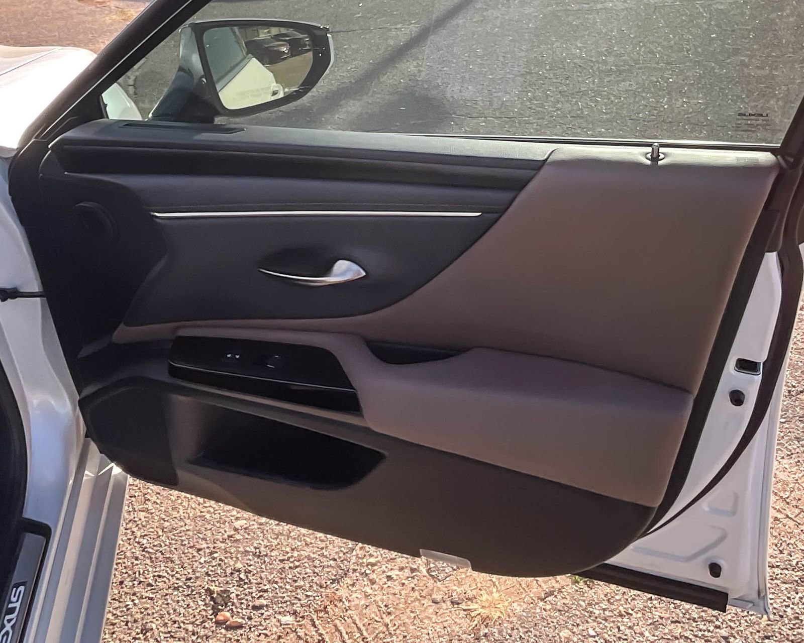 Used 2023 Lexus ES 350 w/ Premium Package image 15