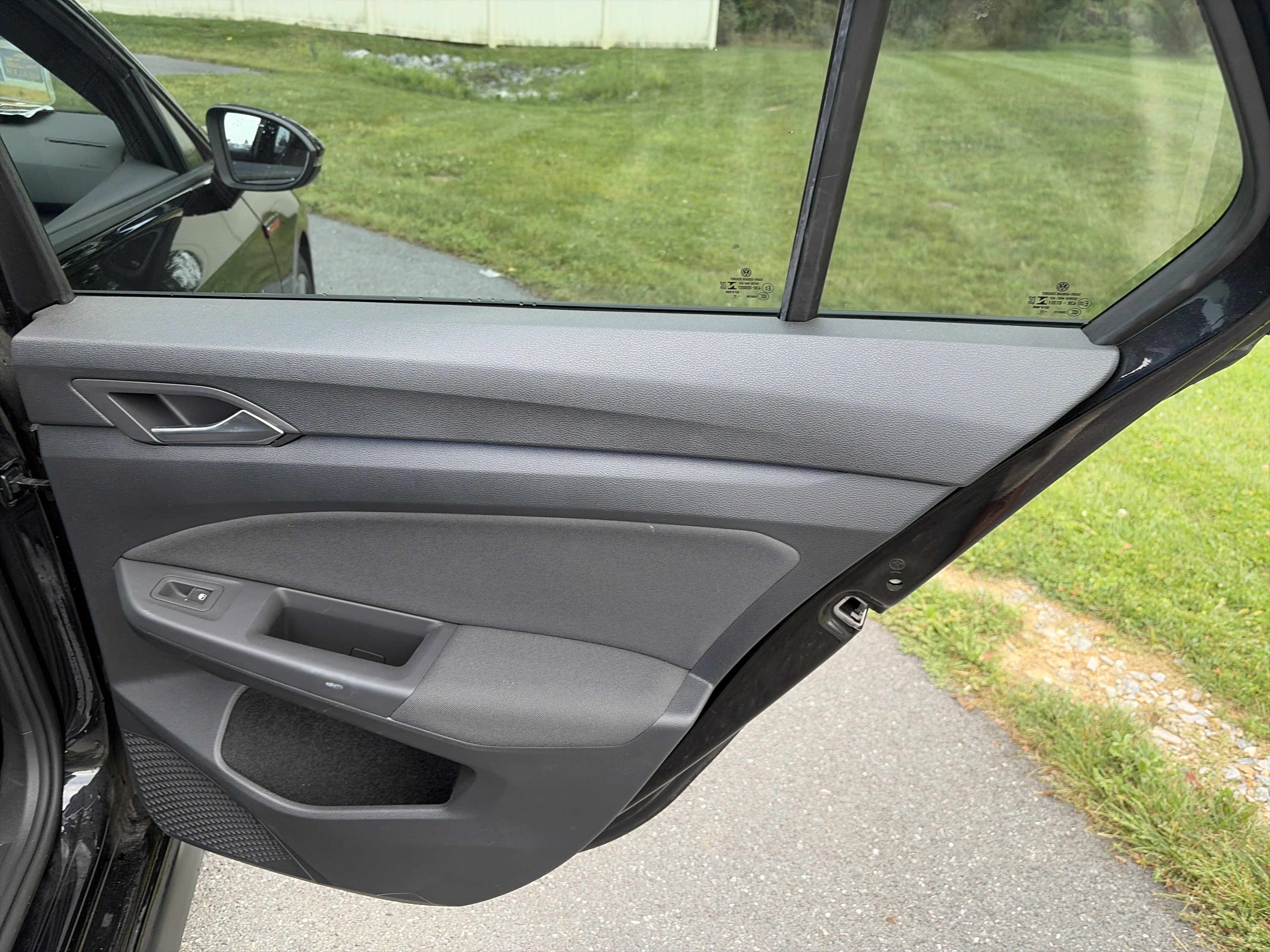 Used 2022 Volkswagen GTI SE FWD image 21