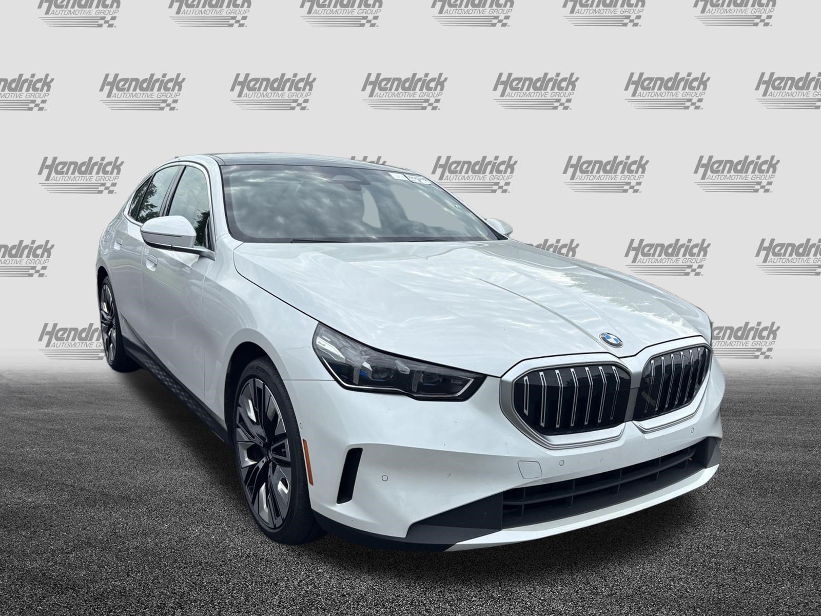 Used 2026 BMW 540i xDrive AWD/4WD image 2