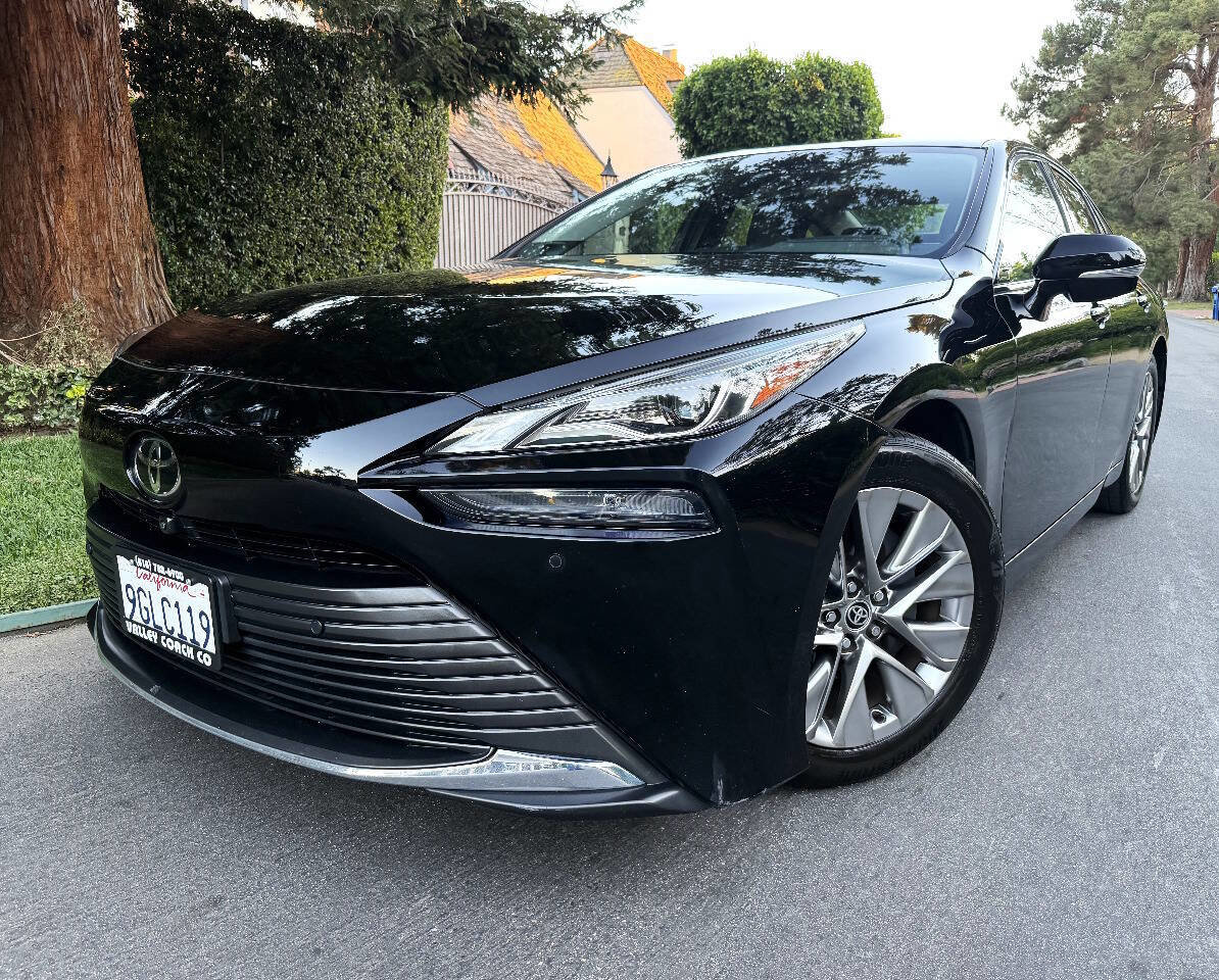 Used 2023 Toyota Mirai w/ Advanced Technology Package image 2