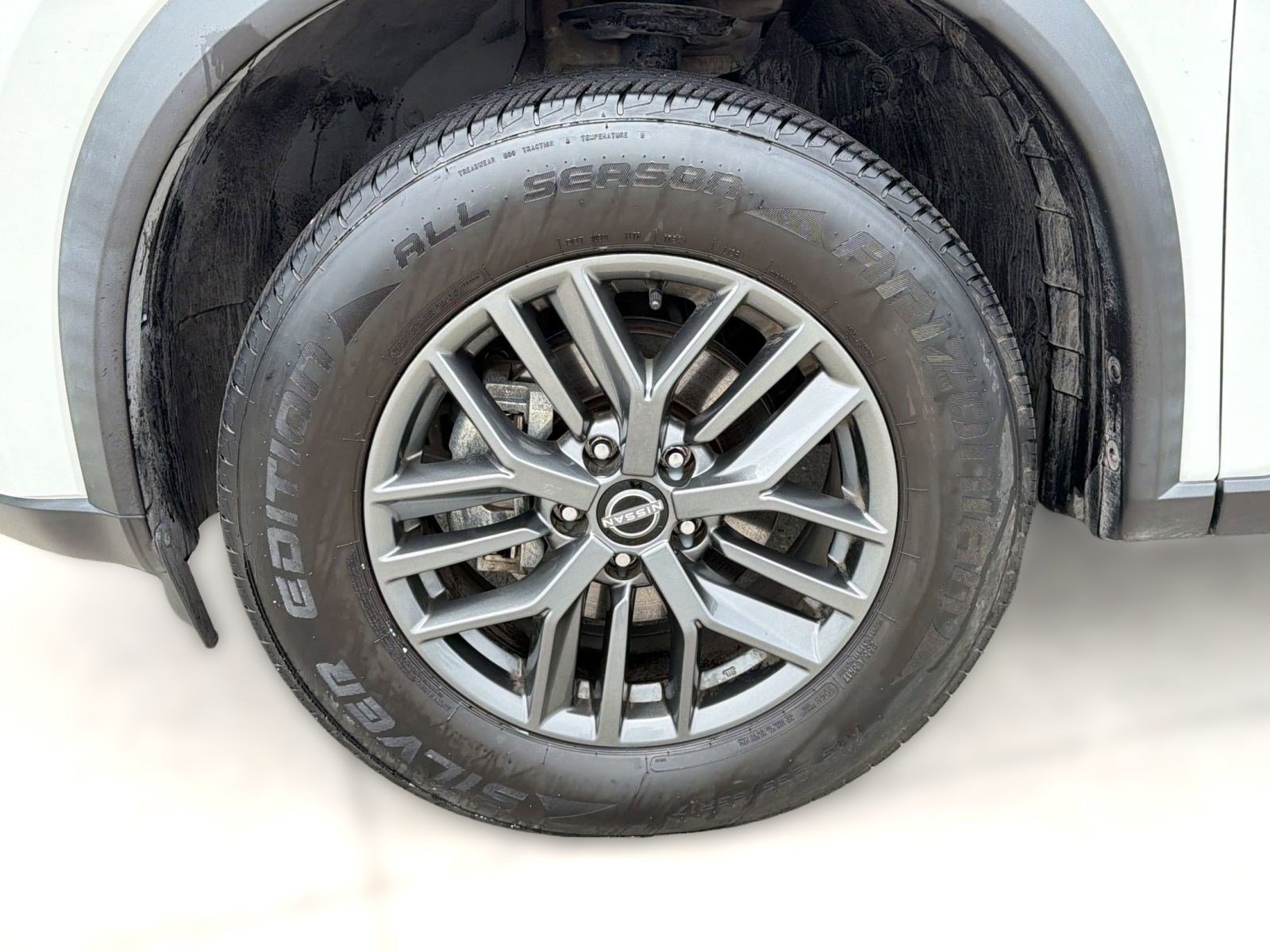 Used 2022 Nissan Rogue S FWD image 11