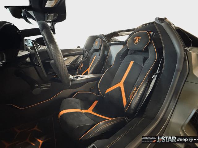 Used 2021 Lamborghini Aventador SVJ AWD/4WD image 13