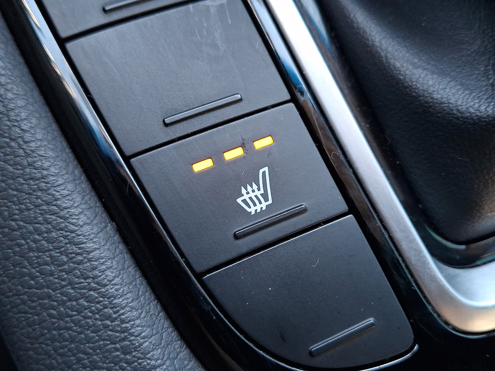 Used 2021 Hyundai Ioniq Limited image 26