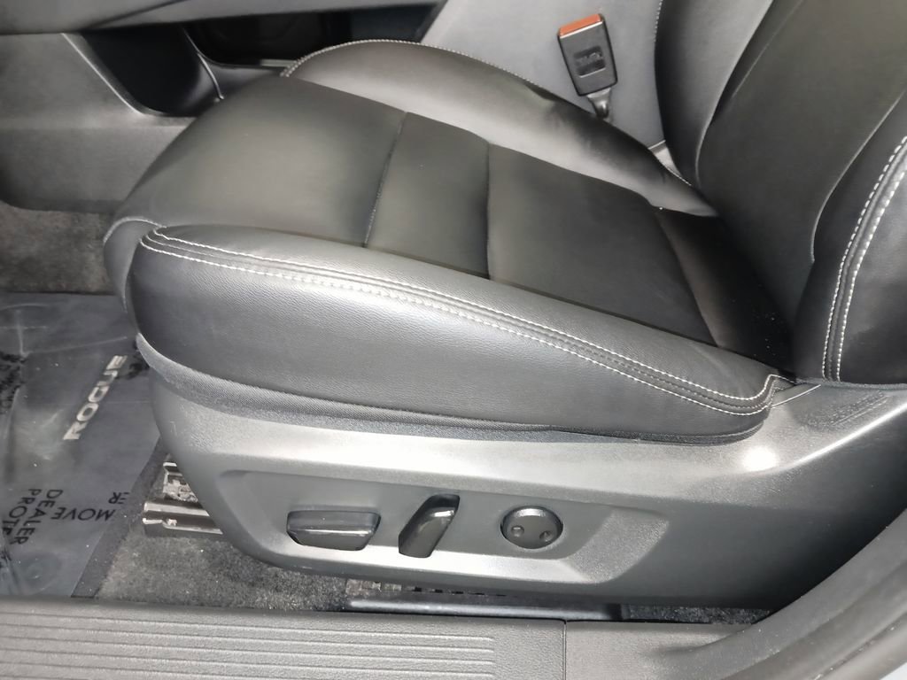 Used 2023 Nissan Rogue SL AWD/4WD image 17