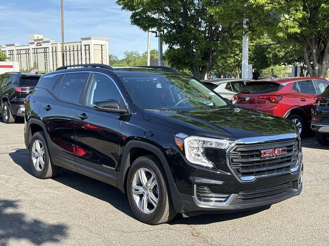Used 2024 GMC Terrain SLE w/ Driver Convenience Package