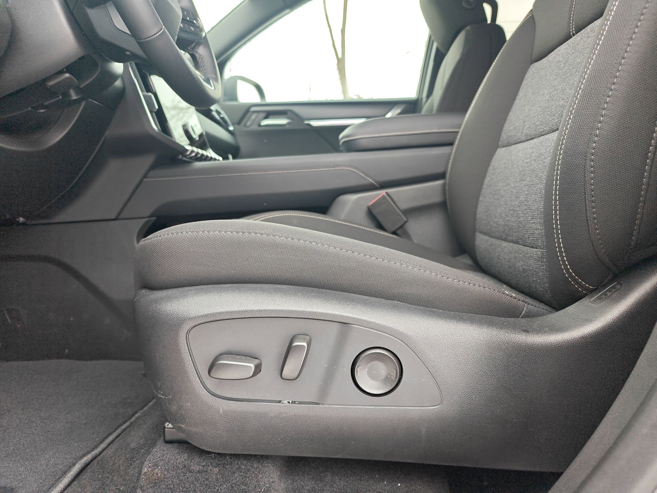 Used 2025 GMC Acadia Elevation w/ LPO, Floor Liner Package image 13