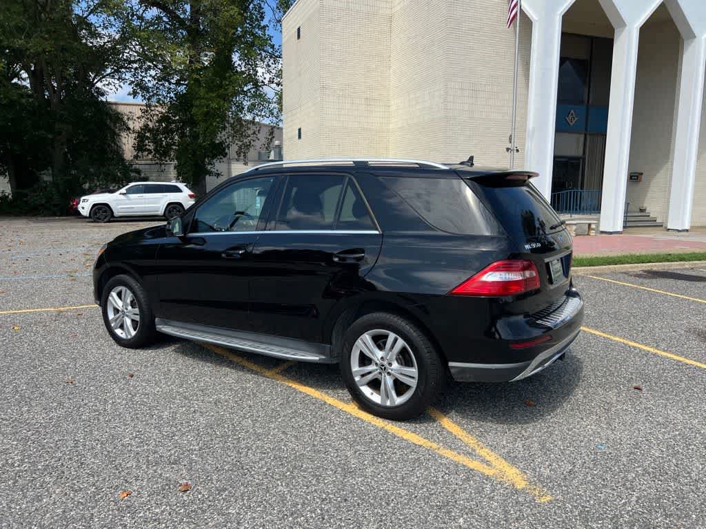 Used 2015 Mercedes-Benz ML 350 4MATIC w/ Premium 1 Package image 3