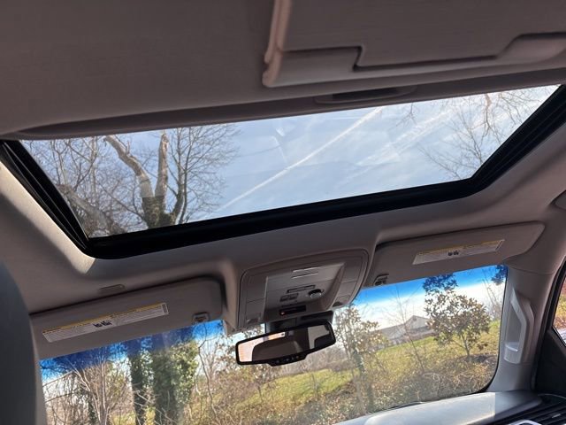 Used 2019 Chevrolet Suburban Premier image 10