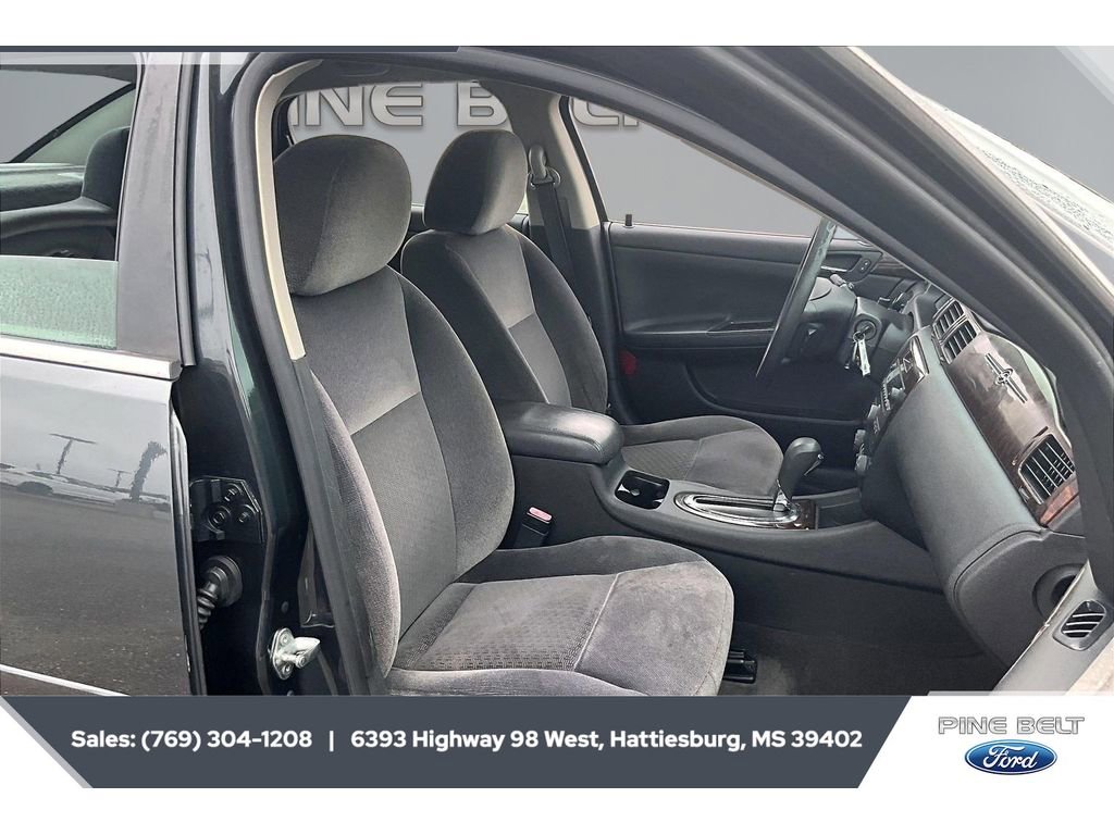 Used 2015 Chevrolet Impala LT w/ LT Sunroof Package FWD image 6