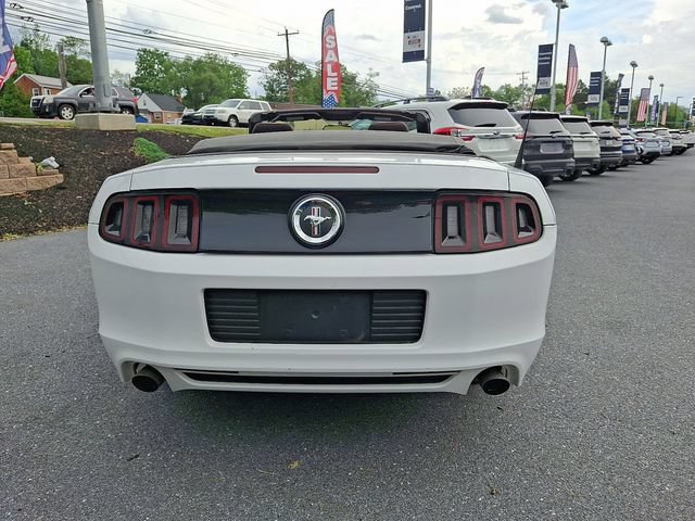 Used 2014 Ford Mustang Convertible RWD image 7