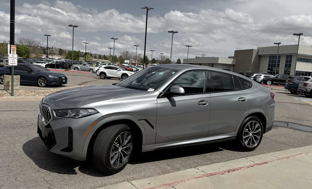 Used 2024 BMW X6 xDrive40i w/ Premium Package AWD/4WD image 4