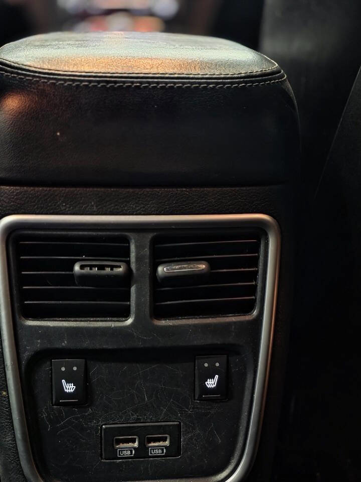 Used 2020 Dodge Charger SXT w/ Leather Interior Group image 25