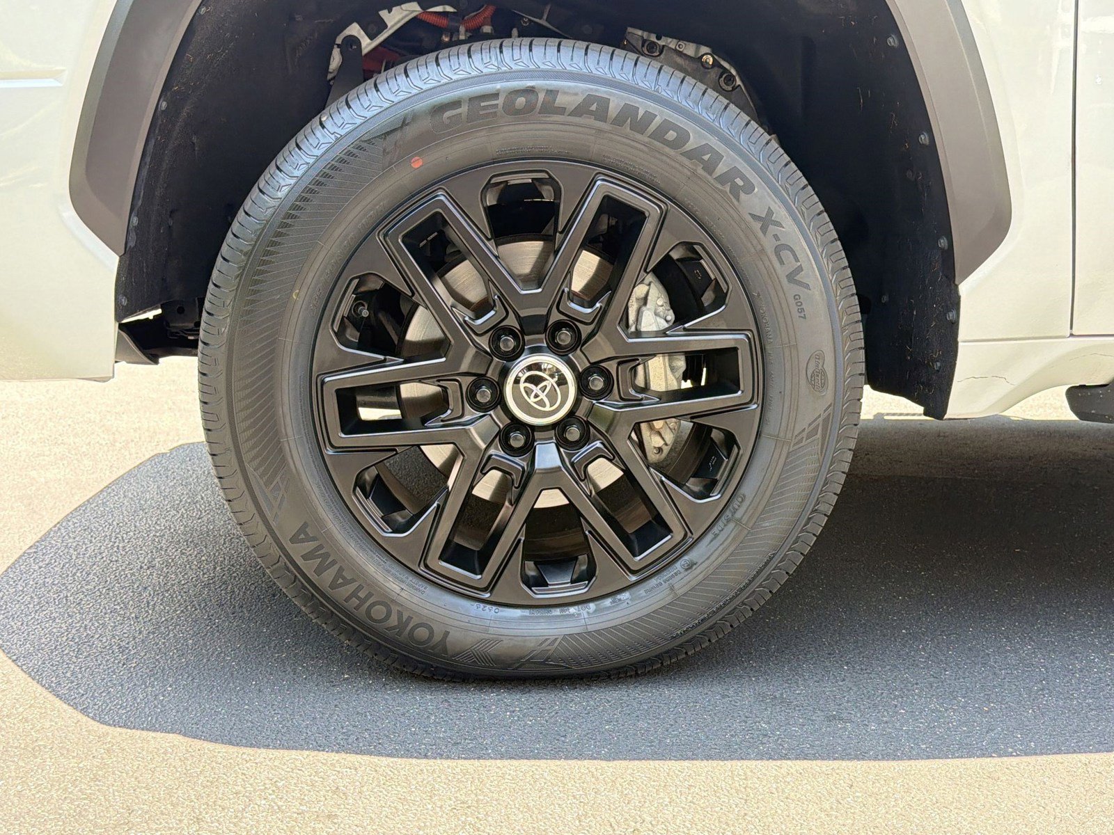 Used 2024 Toyota Tundra Limited AWD/4WD image 12