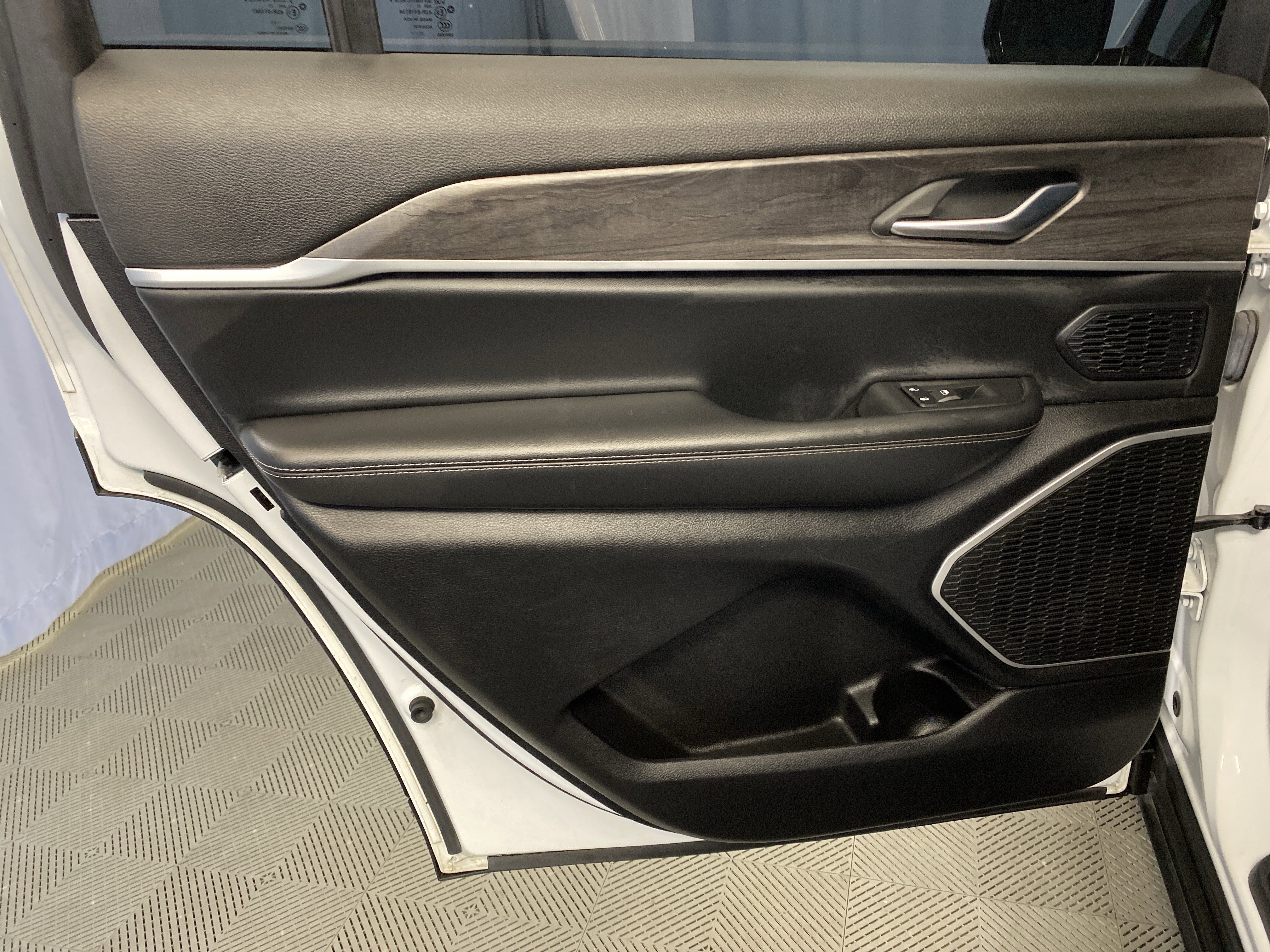 Certified 2021 Jeep Grand Cherokee L Limited image 27