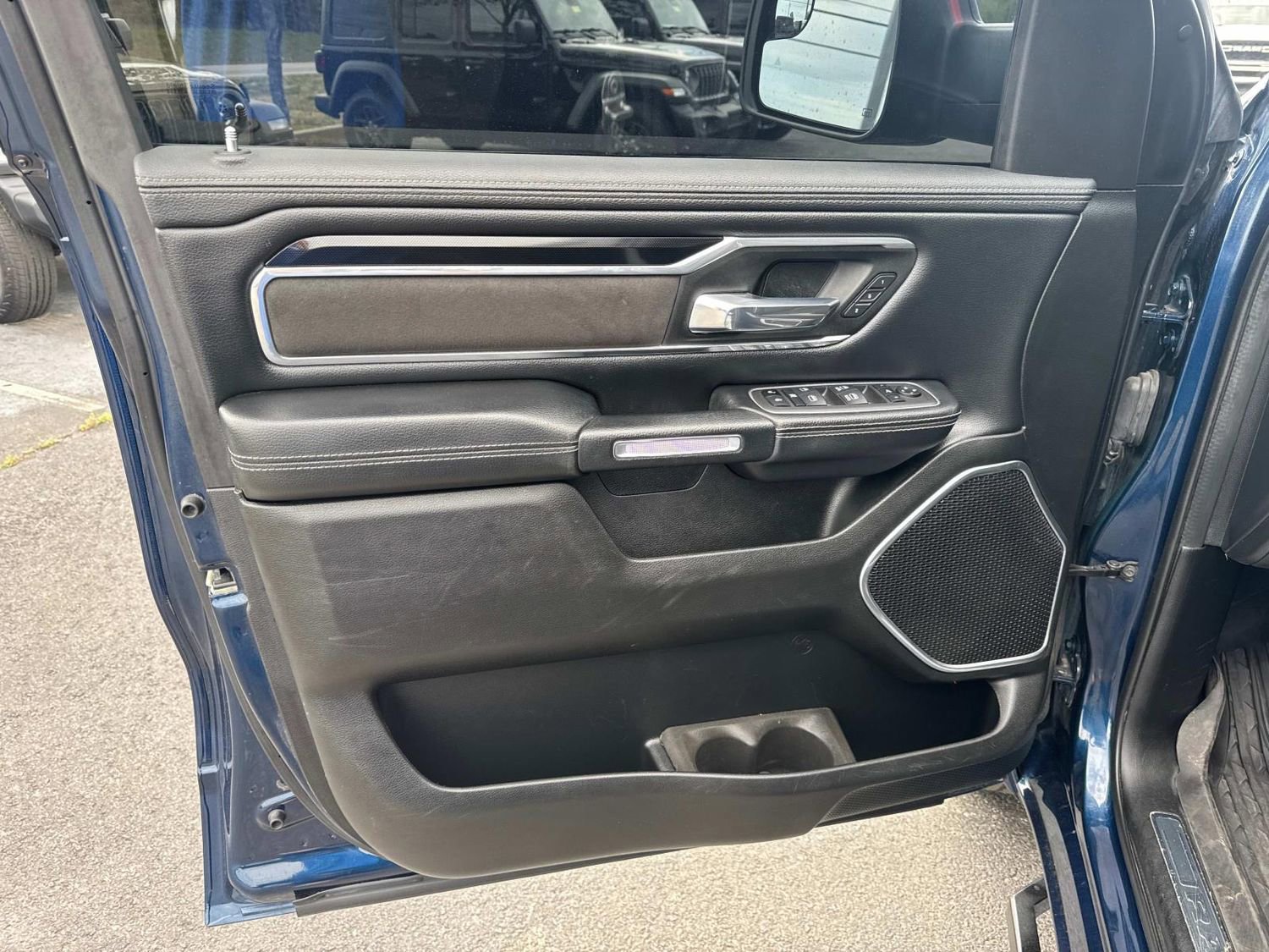 Used 2022 RAM 1500 Laramie w/ Sport Appearance Package AWD/4WD image 24