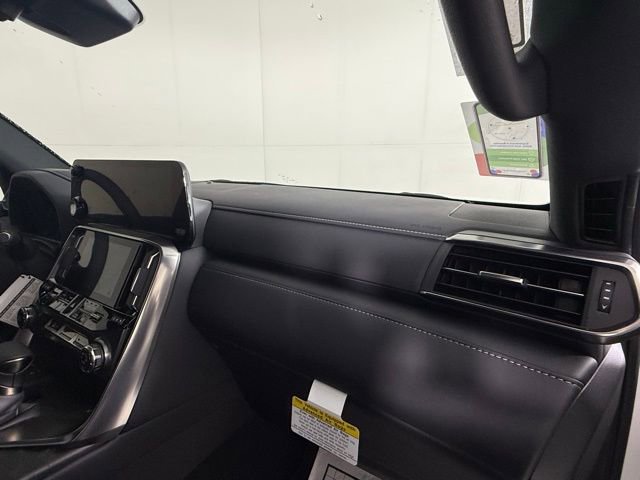 New 2025 Lexus LX 600 4WD w/ Luxury Package image 32