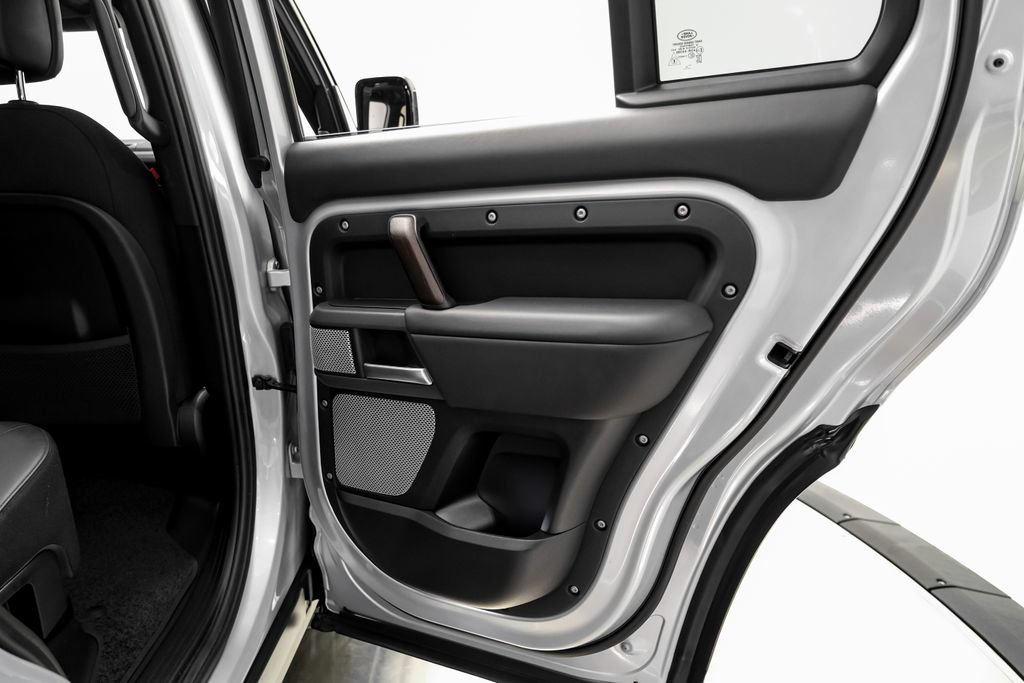 Used 2024 Land Rover Defender 130 X AWD/4WD image 46