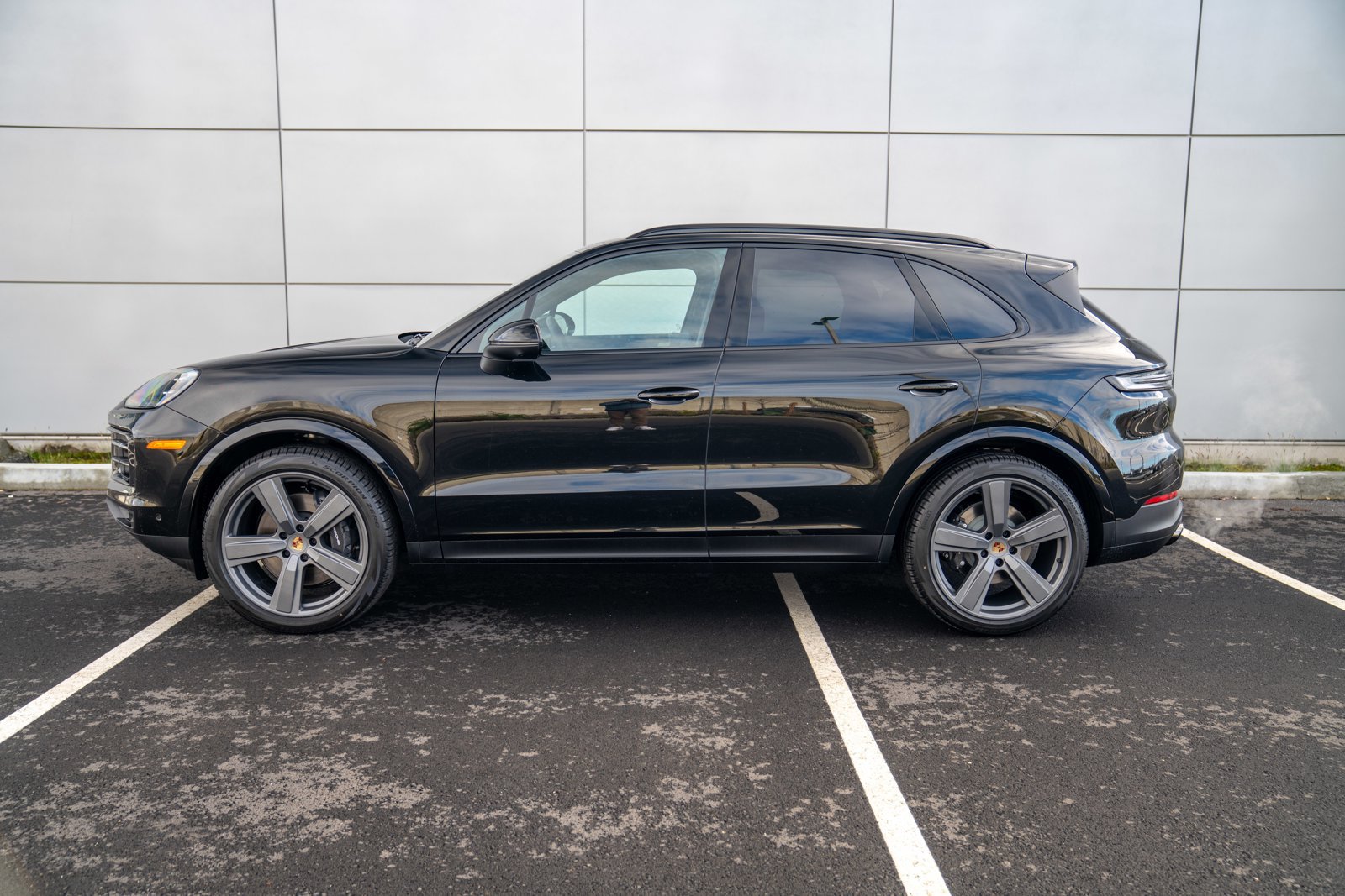 Certified 2026 Porsche Cayenne AWD/4WD image 2