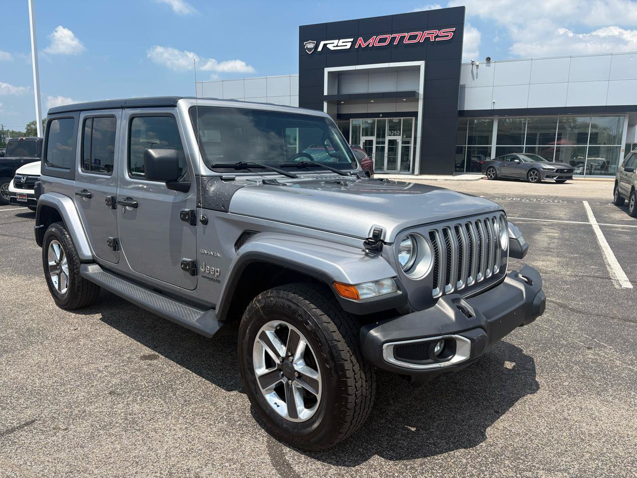 Used 2020 Jeep Wrangler Unlimited Sahara AWD/4WD image 2