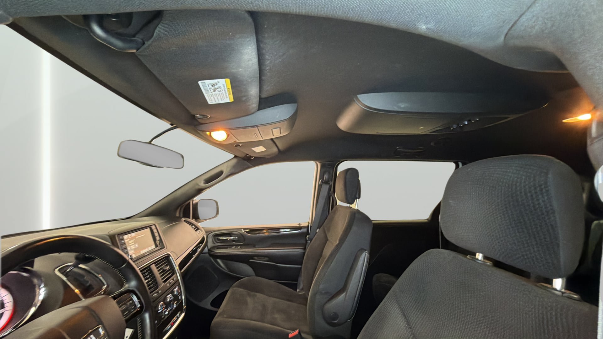 Used 2018 Dodge Grand Caravan SE FWD image 32