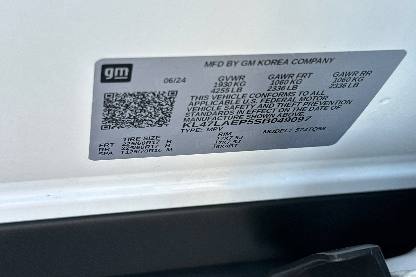 Certified 2025 Buick Envista Sport Touring FWD image 29