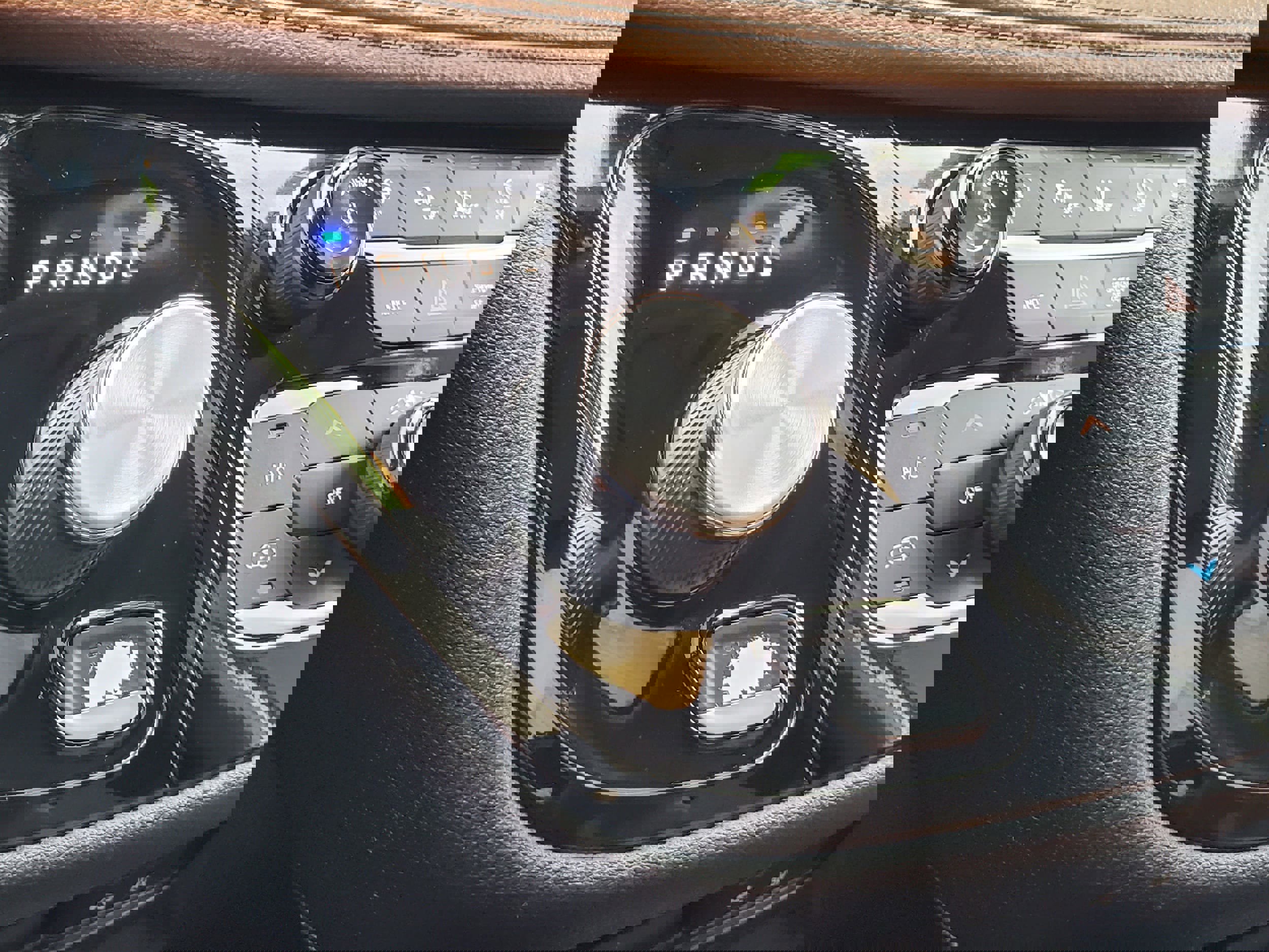 Used 2019 Chrysler Pacifica Limited w/ Tire & Wheel Group image 21