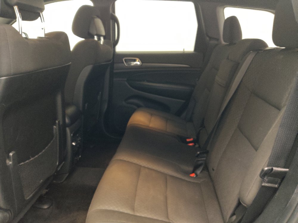 Used 2018 Jeep Grand Cherokee Laredo AWD/4WD image 18