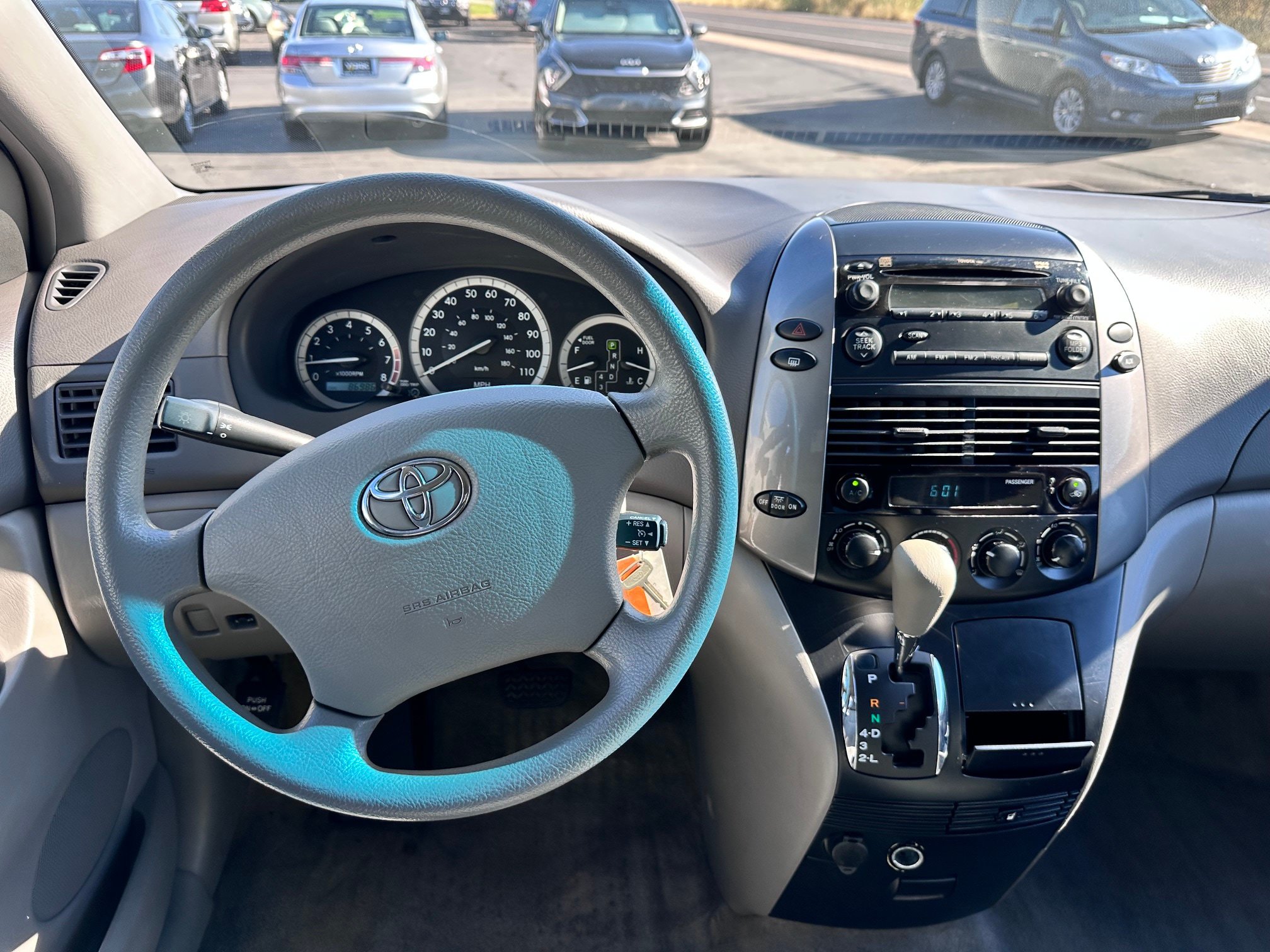 Used 2009 Toyota Sienna CE FWD image 8