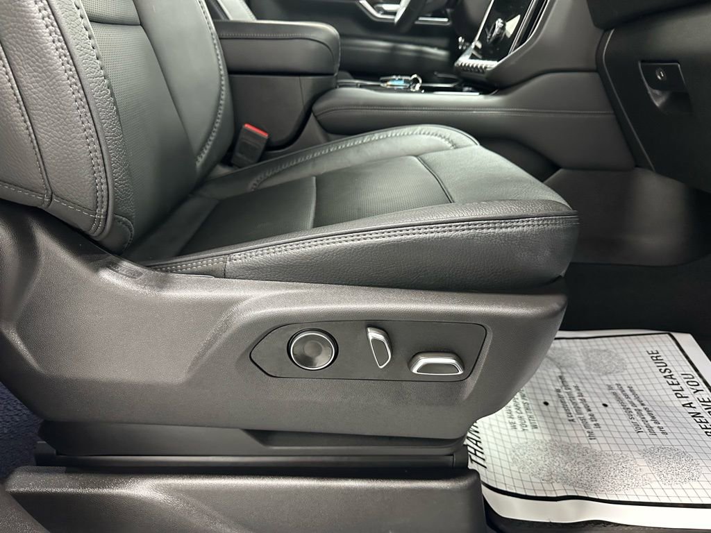 Used 2025 GMC Yukon Denali w/ Sun & Power Step Package image 56