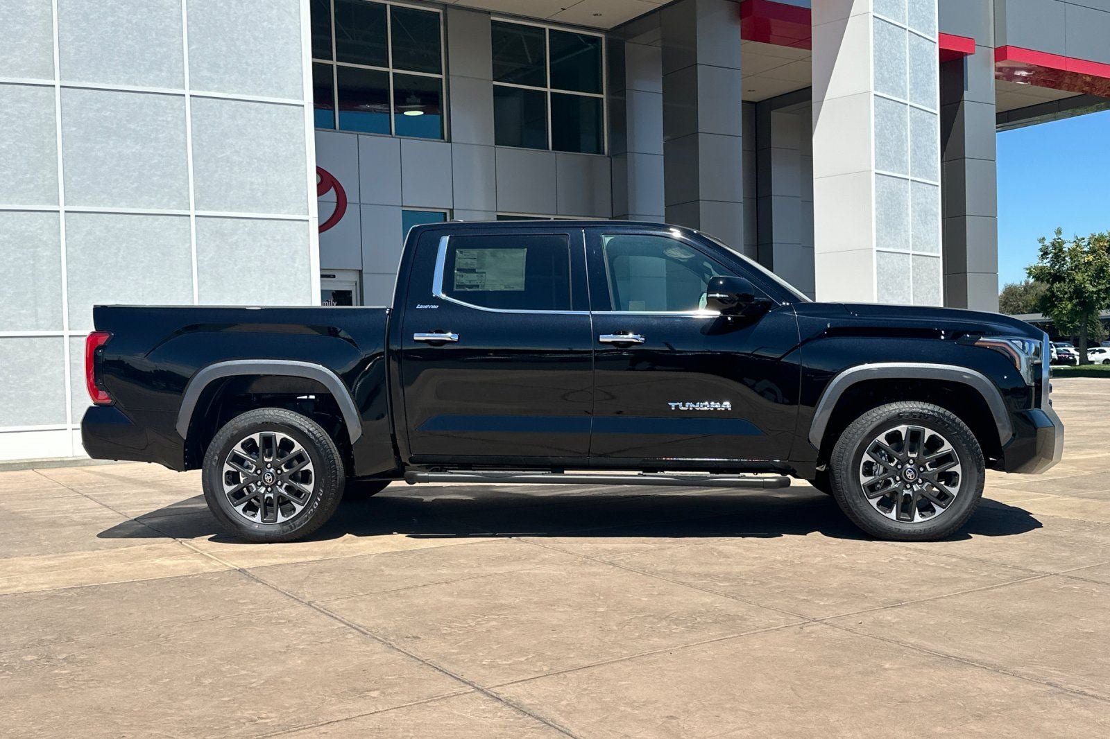 New 2026 Toyota Tundra Limited AWD/4WD video 3