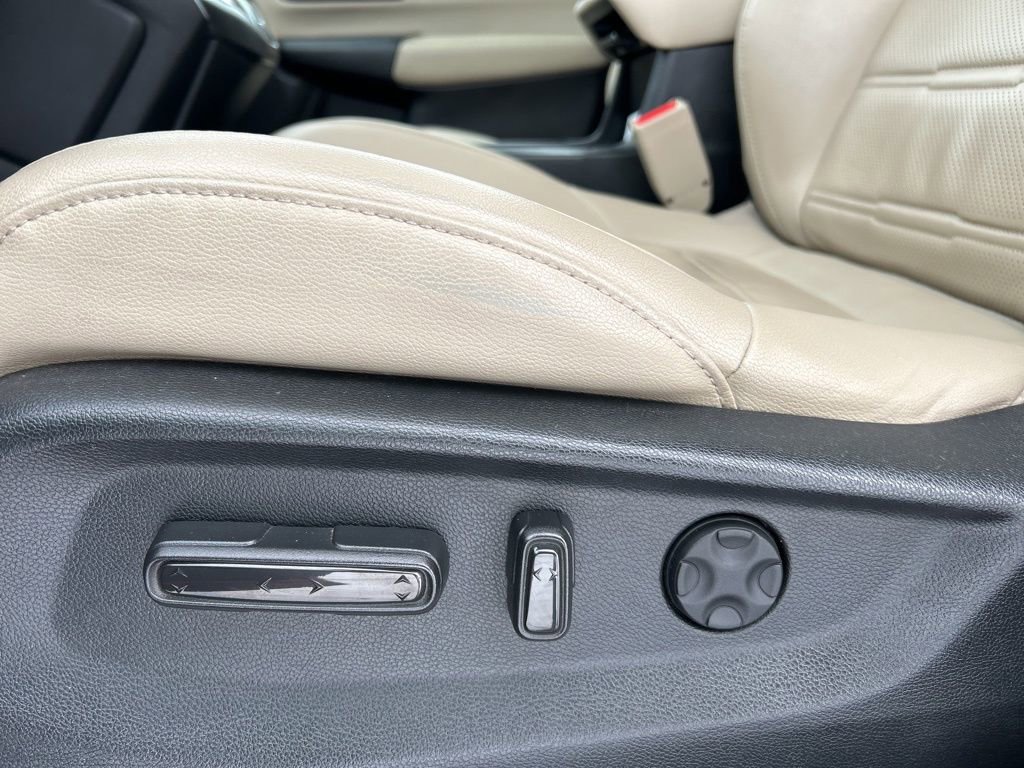 Used 2017 Honda CR-V Touring image 17