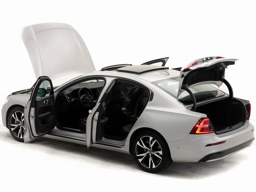 Used 2024 Volvo S60 B5 Plus image 31